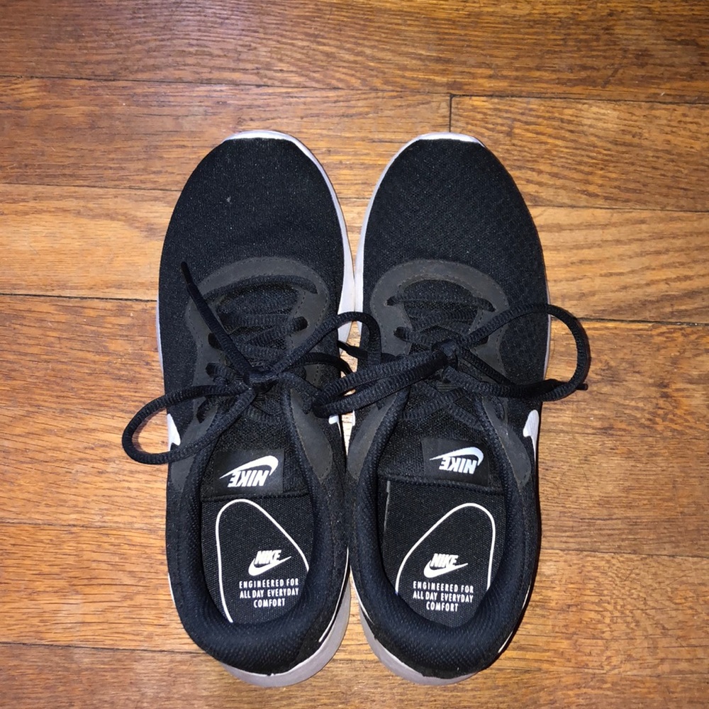Black Nike Tanjun Sneakers